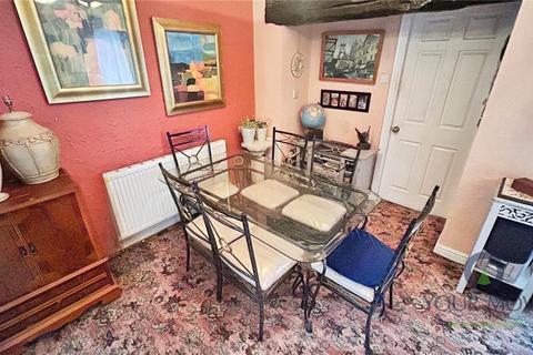 4 bedroom bungalow for sale, Kirkdale Drive, Oldham OL2