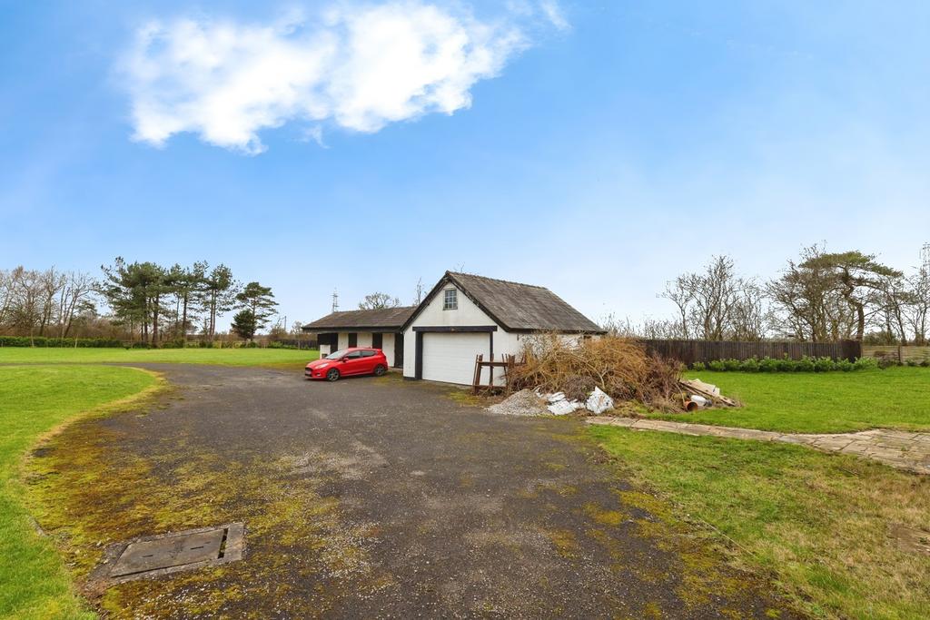 Detached Garage