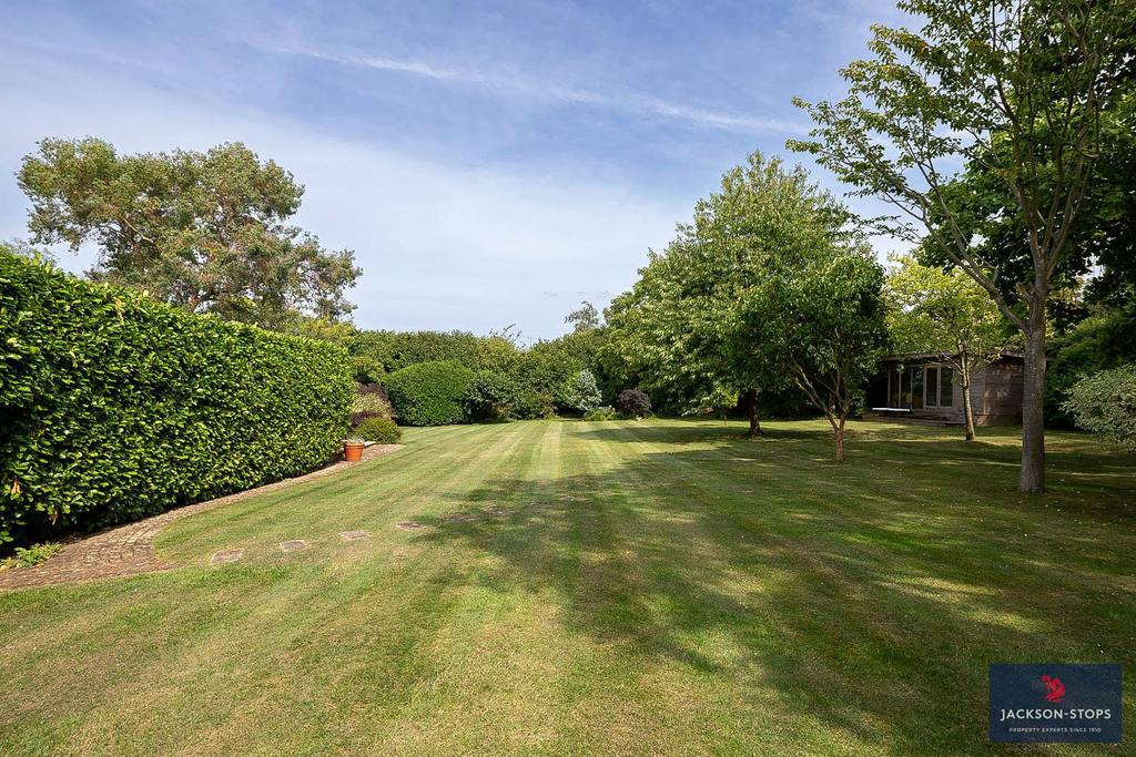 Top Lawn