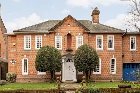 undefined, Lancaster Avenue. Wimbledon, SW19
