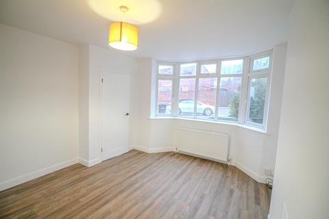 3 bedroom semi-detached house to rent, Coppice Road, Arnold, Nottingham