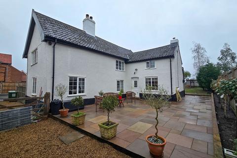 undefined, Long Street, Attleborough NR17