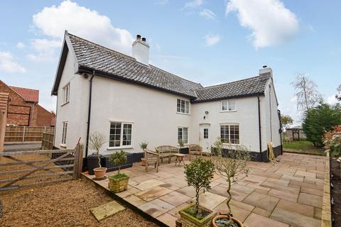 undefined, Long Street, Attleborough NR17