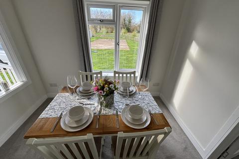 undefined, Manor Orlingbury Leedons Park, Broadway WR12