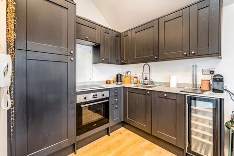 2 bedroom flat to rent, Brockley Road, London SE4