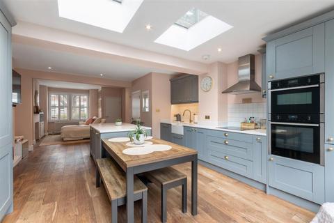3 bedroom terraced house for sale, Bronson Road, Raynes Park SW20