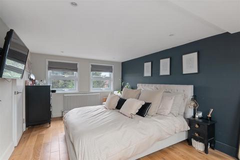 3 bedroom terraced house for sale, Bronson Road, Raynes Park SW20
