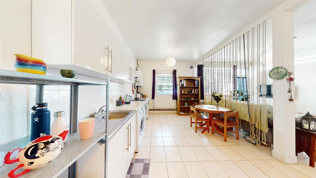Kitchen/dining area
