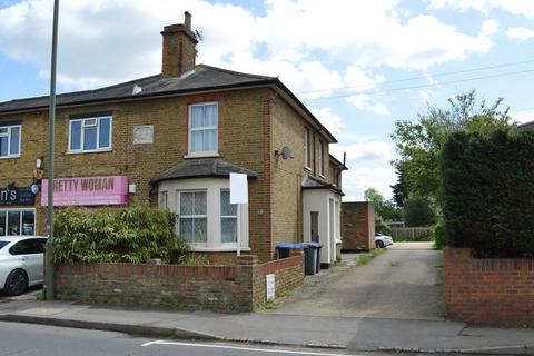 Studio to rent, Fordwater Road, Chertsey, KT16