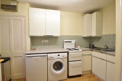 Studio to rent, Fordwater Road, Chertsey, KT16