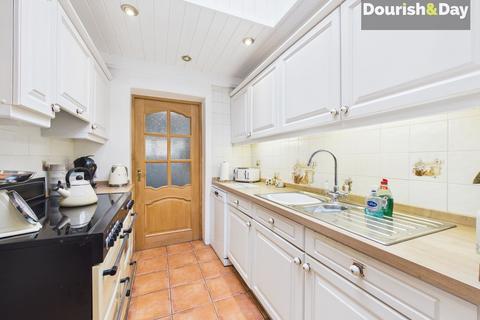 4 bedroom semi-detached house for sale, Mendip Avenue, Stafford ST17