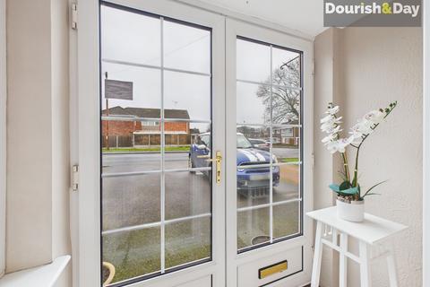 4 bedroom semi-detached house for sale, Mendip Avenue, Stafford ST17