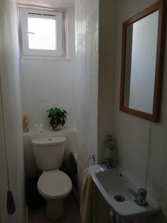 1 bedroom in a flat share to rent, Bolingbroke Walk, London SW11