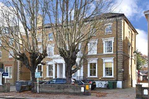 1 bedroom terraced house to rent, Thurlow Court, 122 Thurlow Park Road, London, SE21