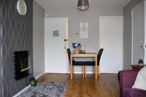 undefined, Thanes Close, Huddersfield HD2