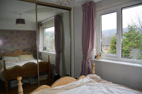 1 bedroom flat to rent, Thanes Close, Huddersfield HD2