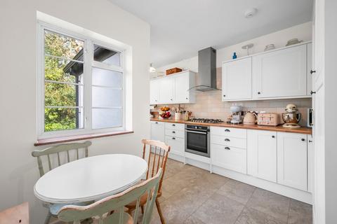 3 bedroom maisonette for sale, Flat  Tudor House, WEYBRIDGE, KT13