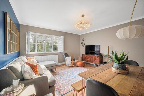 3 bedroom maisonette for sale, Flat  Tudor House, WEYBRIDGE, KT13