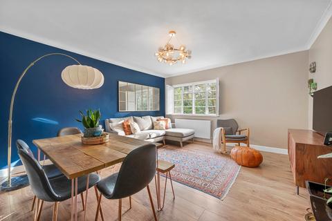 3 bedroom maisonette for sale, Flat  Tudor House, WEYBRIDGE, KT13