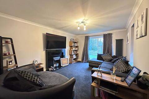 4 bedroom semi-detached house for sale, Curlew Drive, Crossgates, YO12