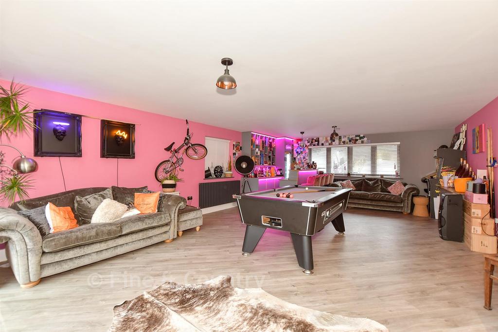 Bar/ Games Room