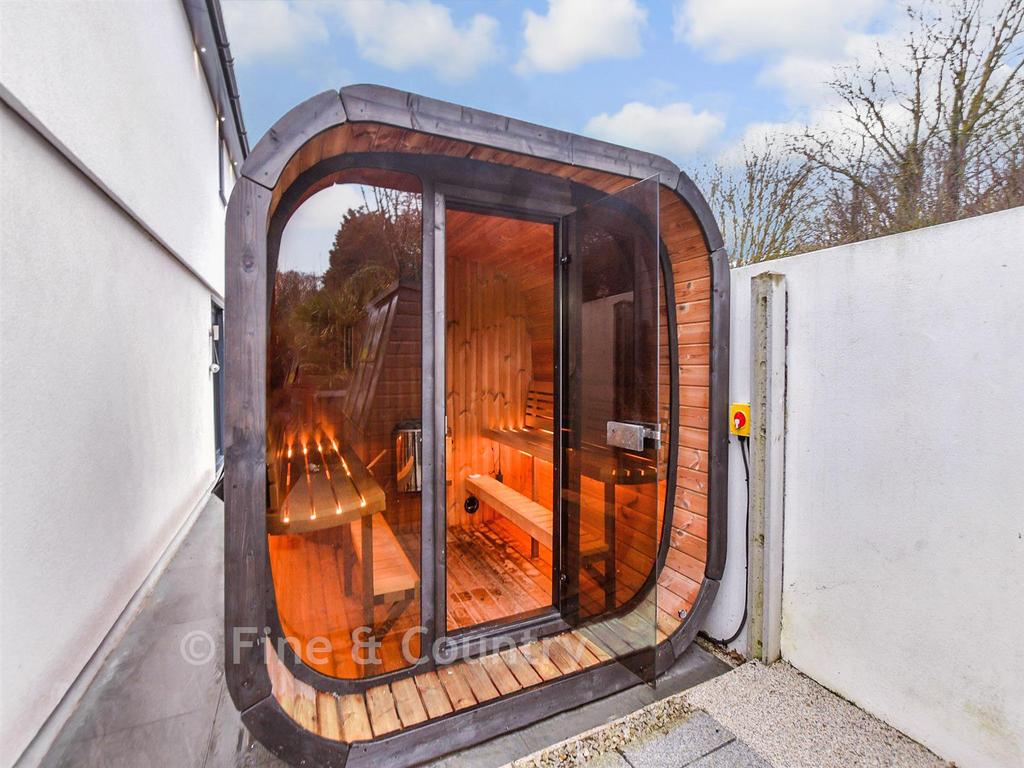 External Lifestyle Photograph