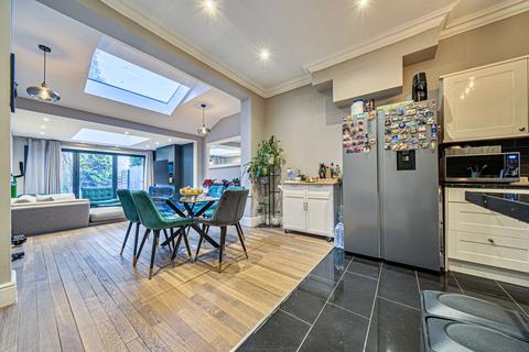 2 bedroom apartment for sale, Baring Road, London