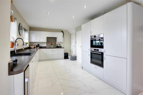 2 bedroom semi-detached house for sale, Bishop Temple Court, Hessle