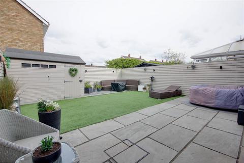 2 bedroom semi-detached house for sale, Bishop Temple Court, Hessle