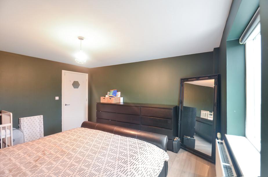 Bedroom 1 (4).jpg