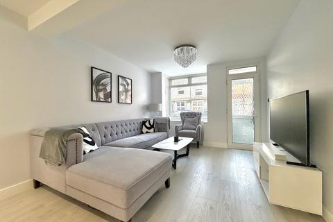3 bedroom terraced house for sale, Garfield Street, Watford, WD24