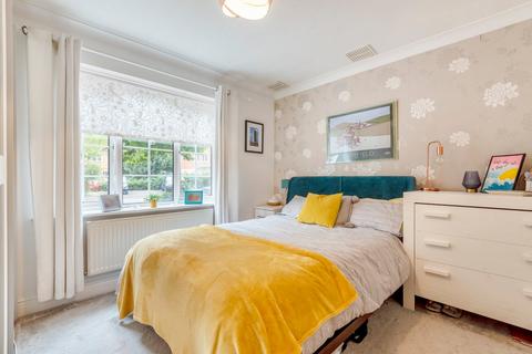2 bedroom flat to rent, Bewley Street, Wimbledon, London, SW19