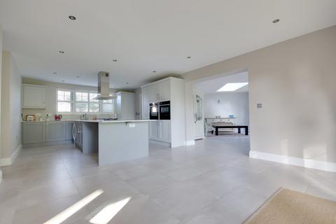 4 bedroom detached house for sale, Admiral Place, Winkton, Christchurch, BH23