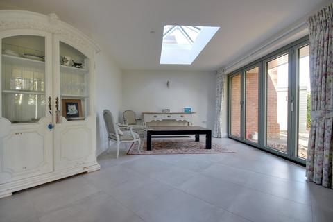 4 bedroom detached house for sale, Admiral Place, Winkton, Christchurch, BH23
