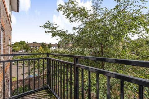 2 bedroom property for sale, Linden Way, Southgate, London, N14
