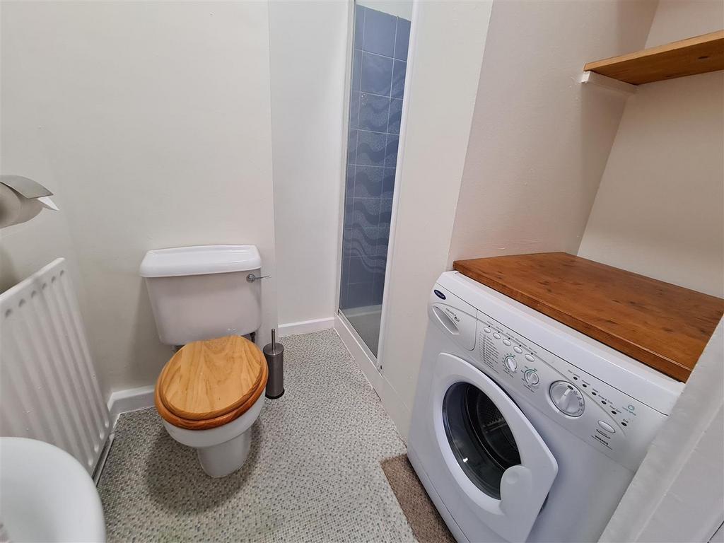 Turner Street - Bathroom.jpg