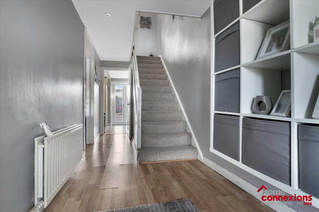 Entrance Hallway (2)