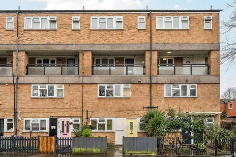Tovil Close, London
