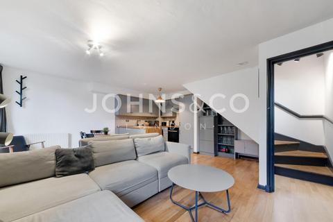 2 bedroom apartment to rent, Cape Yard, London, E1W