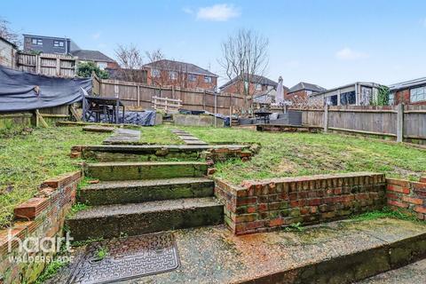 undefined, Madden Avenue, Chatham