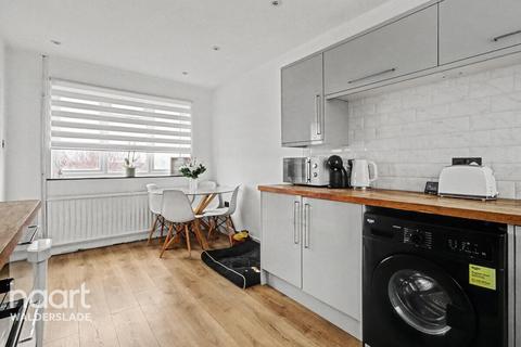 2 bedroom end of terrace house for sale, Madden Avenue, Chatham