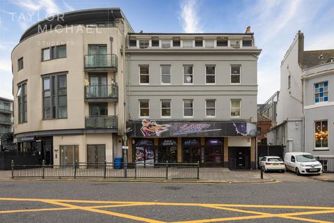 3 bedroom apartment to rent, West Street, Brighton
