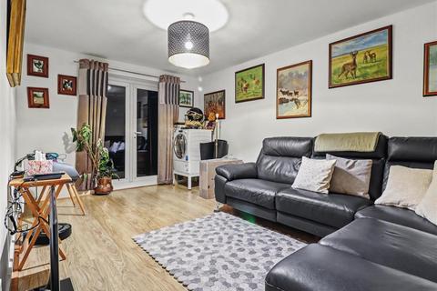 3 bedroom semi-detached house for sale, Bittern Road, Costessey NR8