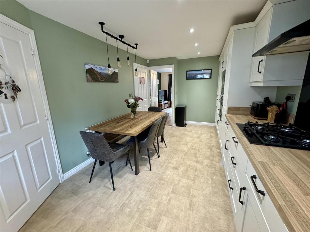Dining kitchen