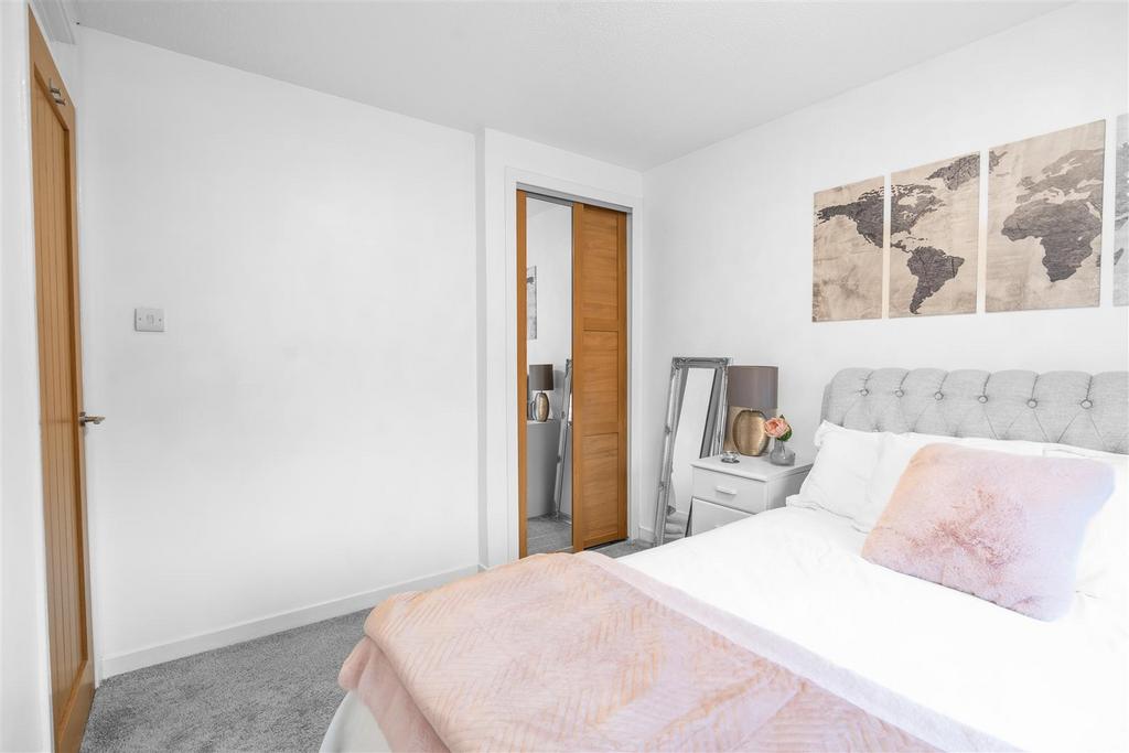 Bedroom.one.2