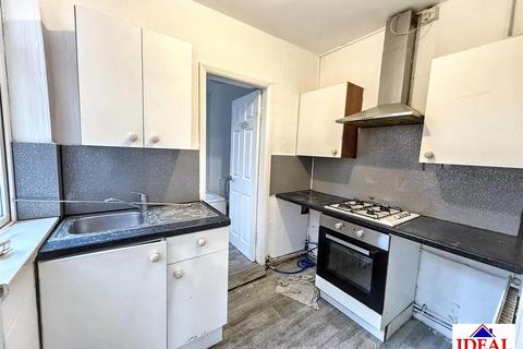 3 bedroom end of terrace house for sale, Wellington Road, Edlington, Doncaster