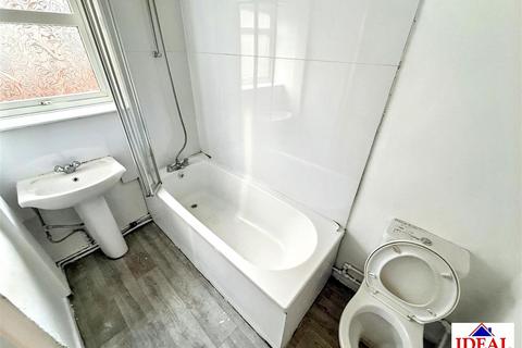 3 bedroom end of terrace house for sale, Wellington Road, Edlington, Doncaster