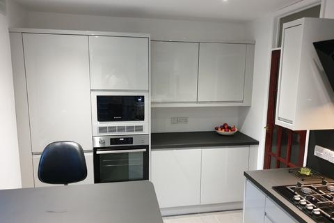 2 bedroom apartment to rent, London, NW7