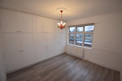 4 bedroom terraced house to rent, Brook Crescent, London E4