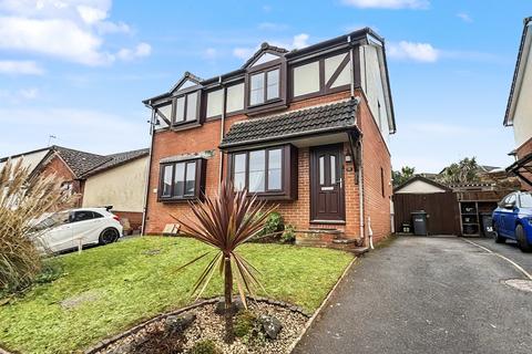 2 bedroom semi-detached house to rent, Mulberry Close, Paignton